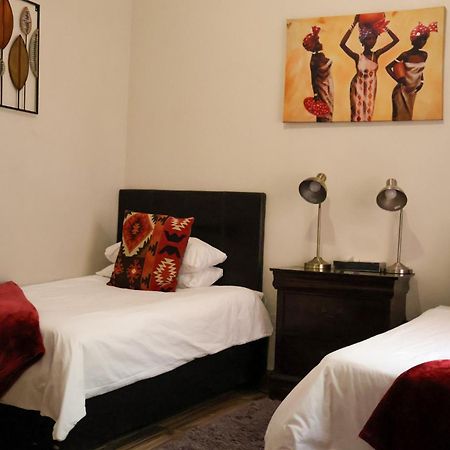 A Sunflower Stop Backpackers Cape Town Bagian luar foto