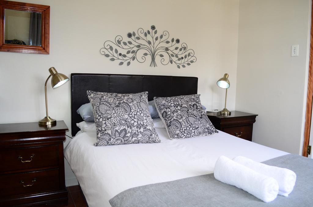 A Sunflower Stop Backpackers Cape Town Bagian luar foto