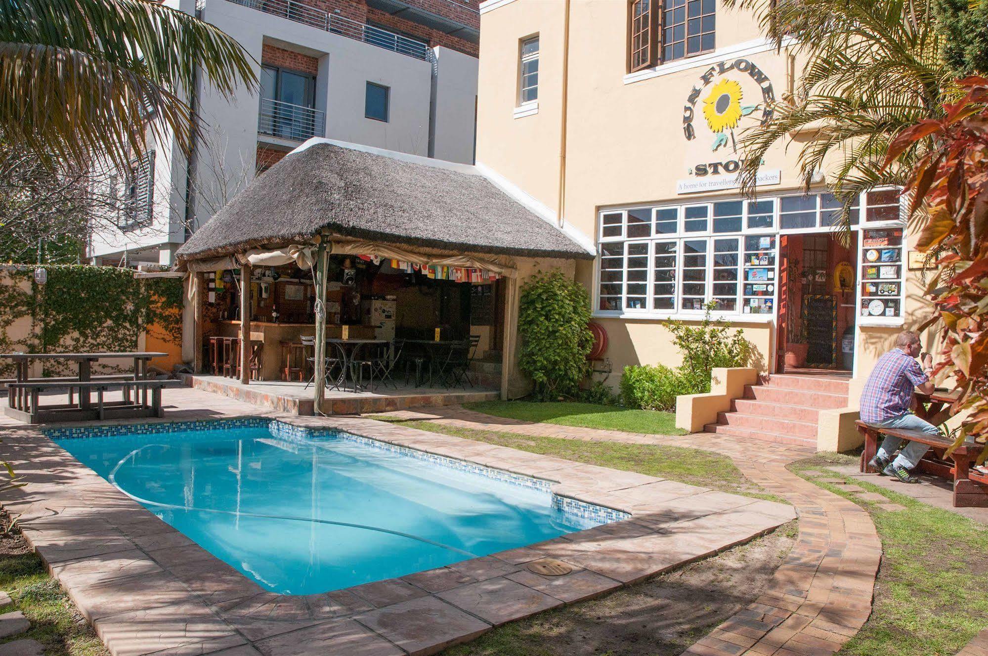 A Sunflower Stop Backpackers Cape Town Bagian luar foto