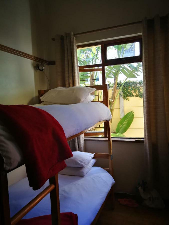 A Sunflower Stop Backpackers Hostel Cape Town Bagian luar foto